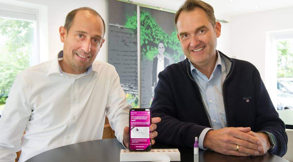 Präsentieren die Telemedizin-App HomeDX: Patrick Heinker (l.), Geschäftsführer der Digitalagentur Giftgrün, und Oliver Grün, Gründer und CEO der GRÜN Software Group. Foto: Heike Lachmann