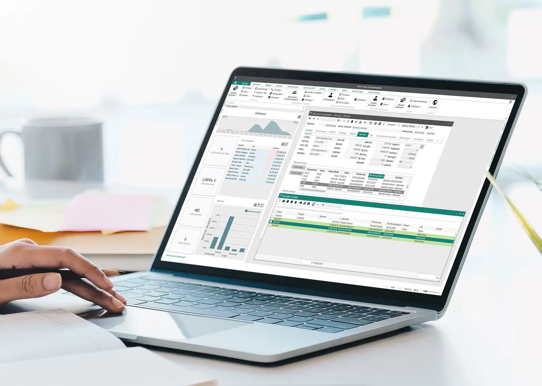 Kampagnenverwaltung für Spendenorganisationen Laptop Software Dashboard GRÜN VEWA