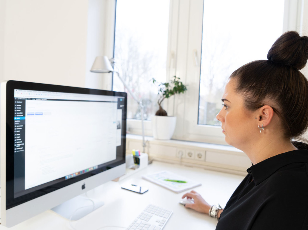 giftGRÜN, die Werbeagentur in Aachen, unterstützt Sie in der Konzeption und Kreation von Webseiten.