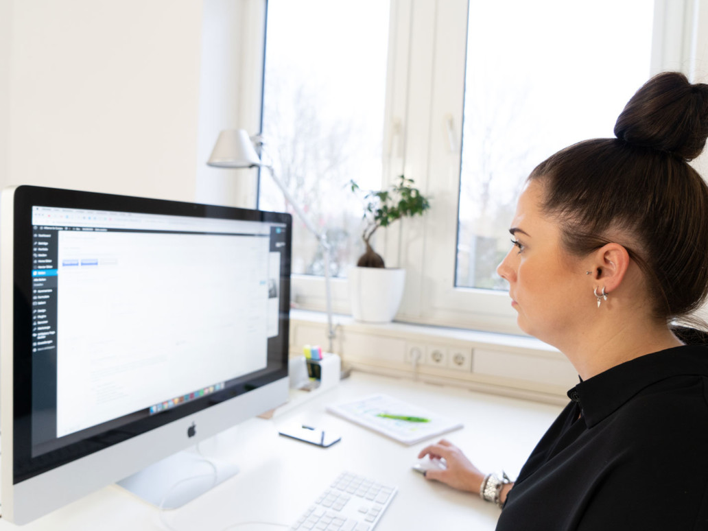 giftGRÜN, die Werbeagentur in Aachen, unterstützt Sie in der Konzeption und Kreation von Webseiten.