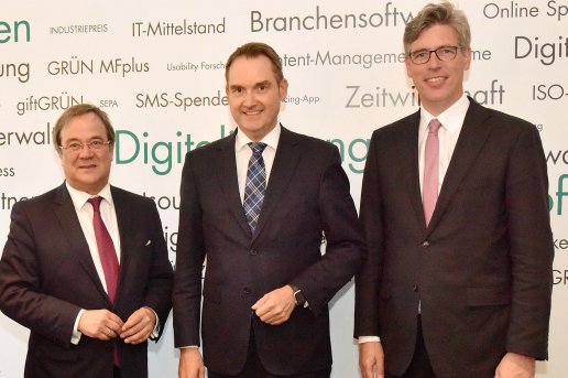 Prime Minister Armin Laschet, BITMi President and Board Member of GRÜN Software AG Dr. Oliver Grün and Aachen's Mayor Marcel Philipp (from left). Photo: Andreas Herrmann