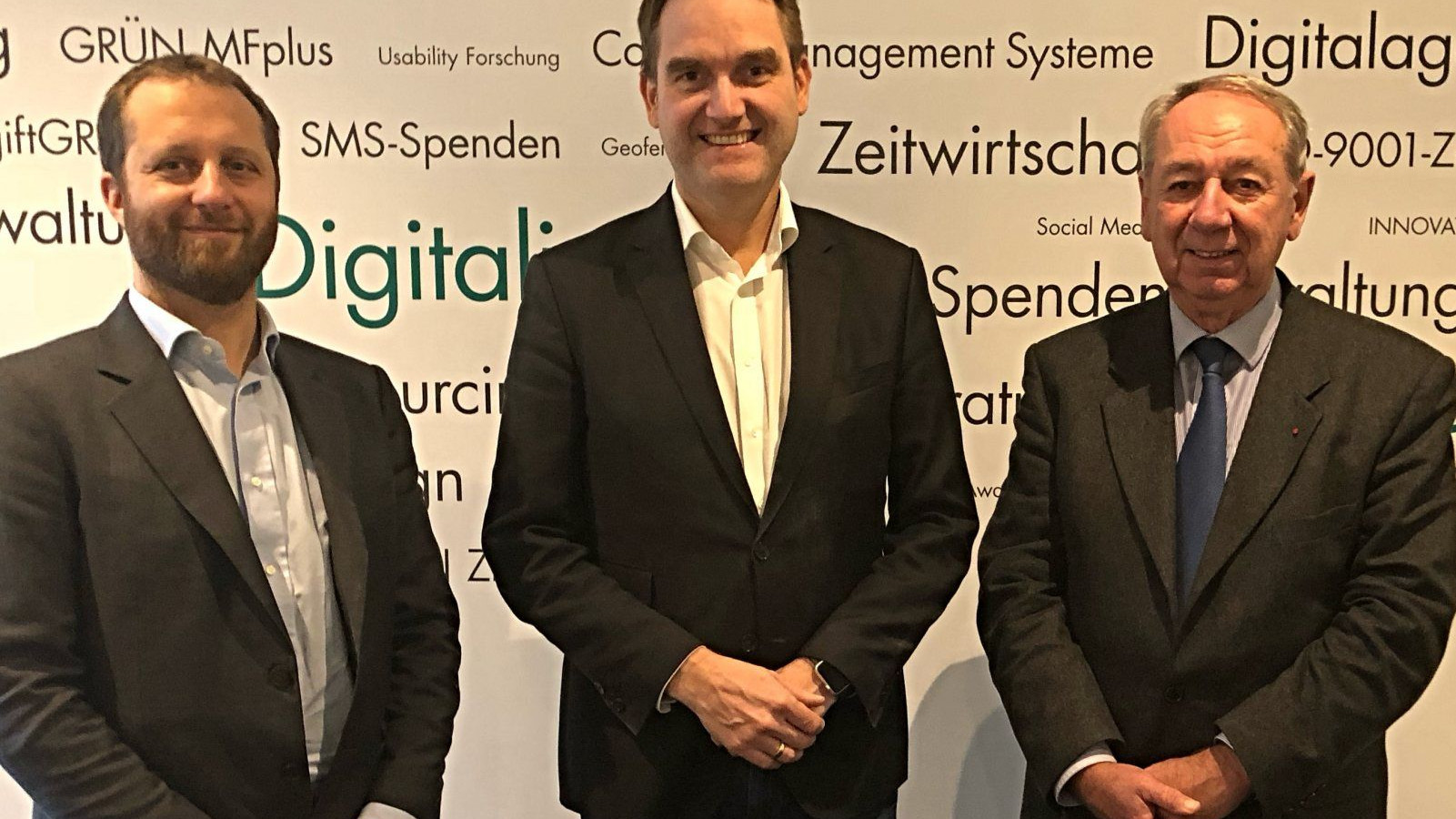 Der Vorstand der DIGITAL SME Alliance: Oliver Grün (Mitte), Vizepräsident Bruno Robine (rechts) und Generalsekretär Sebastiano Toffaletti (links).