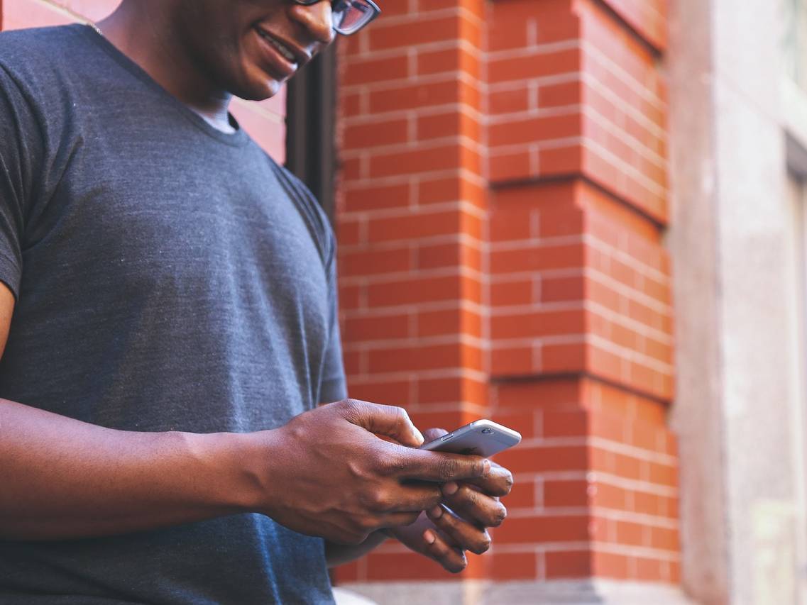 Einfach per SMS spenden mit den SMS-Spendentools von GRÜN spendino.