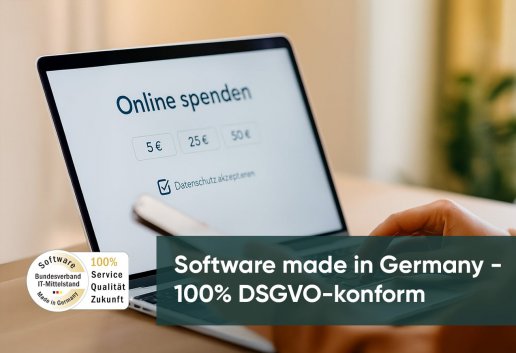 Laptop mit Spendenformular und Siegel „Software made & hosted in Germany“