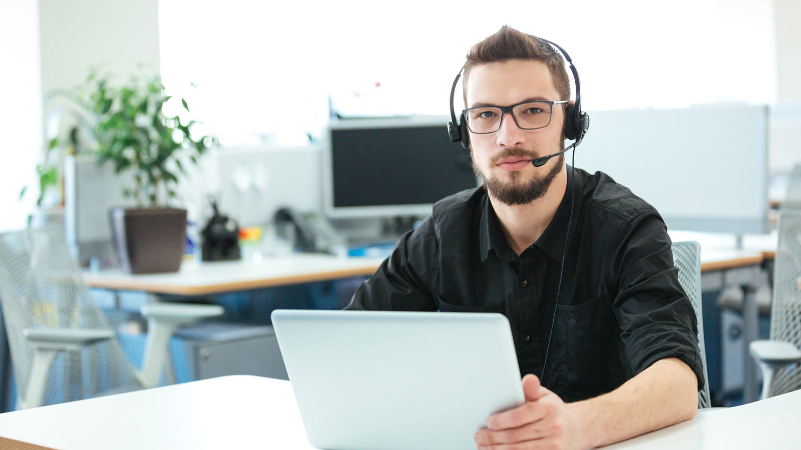 Die Notfall-Support-Hotline steht allen VEWA-Kunden zur Verfügung, unabhängig davon, ob diese einen Software-Pflegevertrag mit der GRÜN Software AG abschlossen haben.