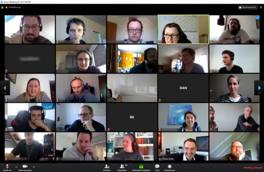 Online-Meetings in Kundenprojekten können über Videokonferenz-Plattformen durchgeführt werden.